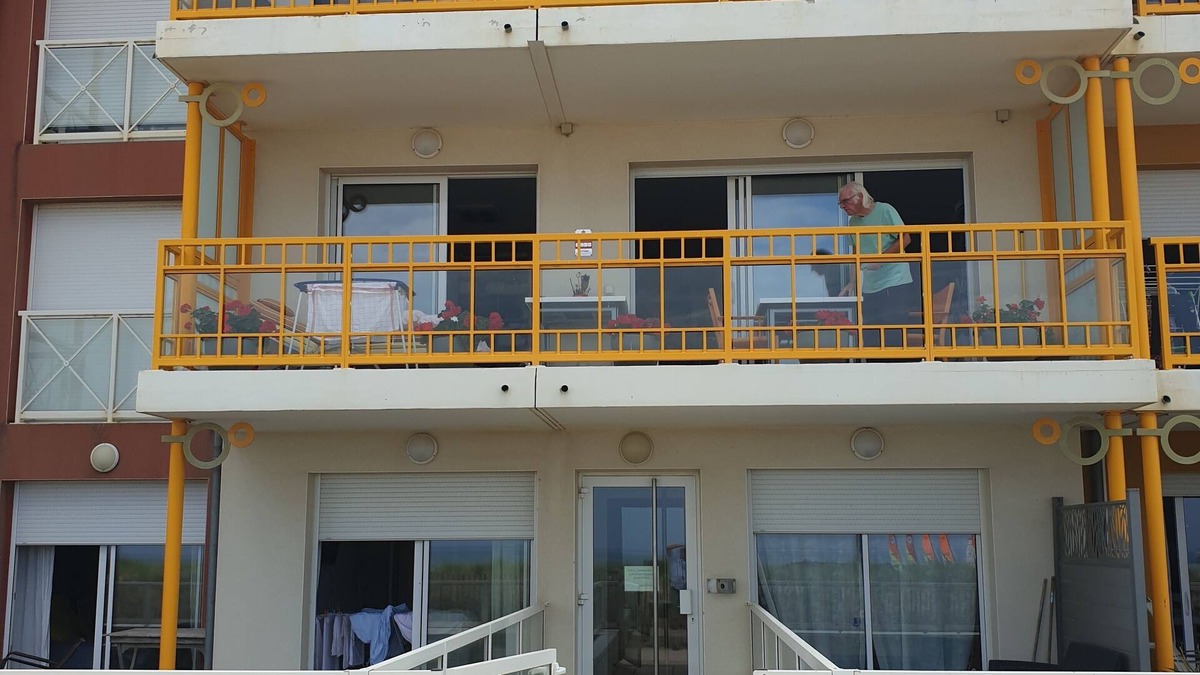 Port District Apartment | 3-ROOM APARTMENT CHATELALLION PLAGE