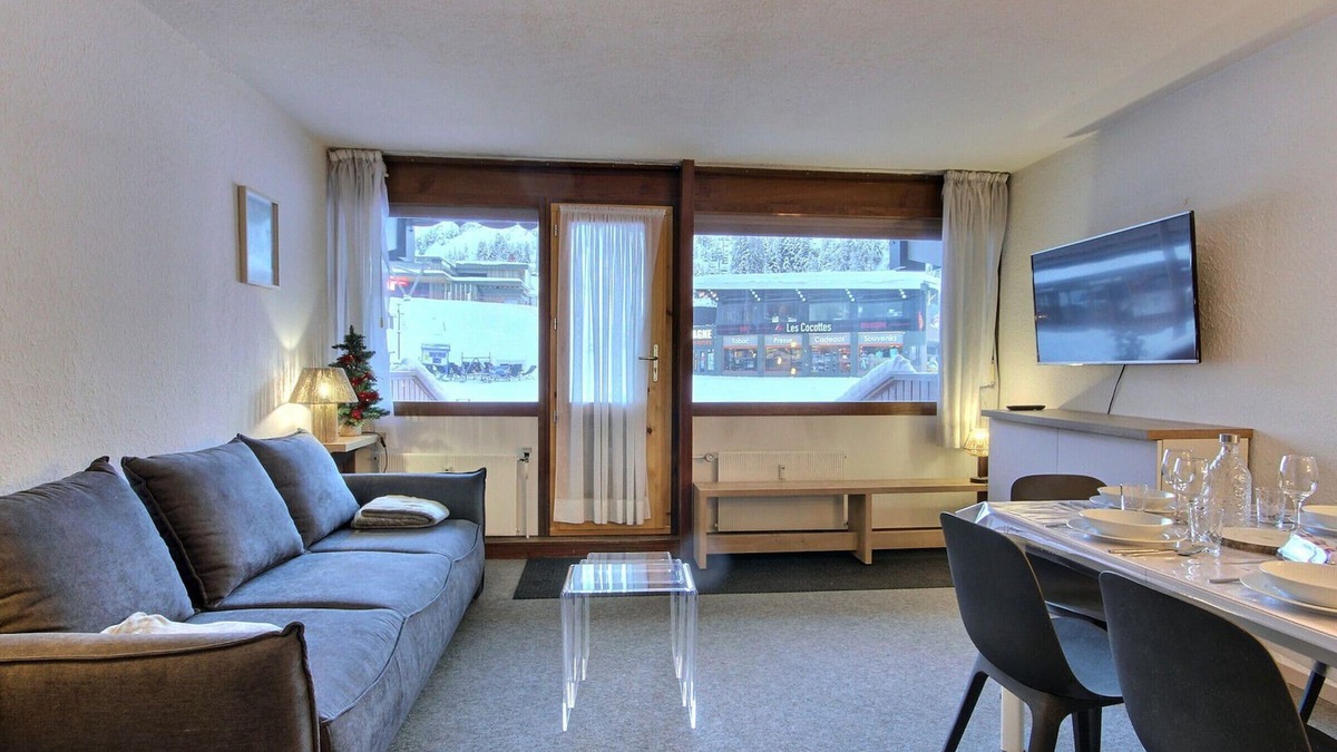 Plagne Centre Apartment | 3-room apartment at the foot of the slopes with terrace and WiFi in Plagne Centre