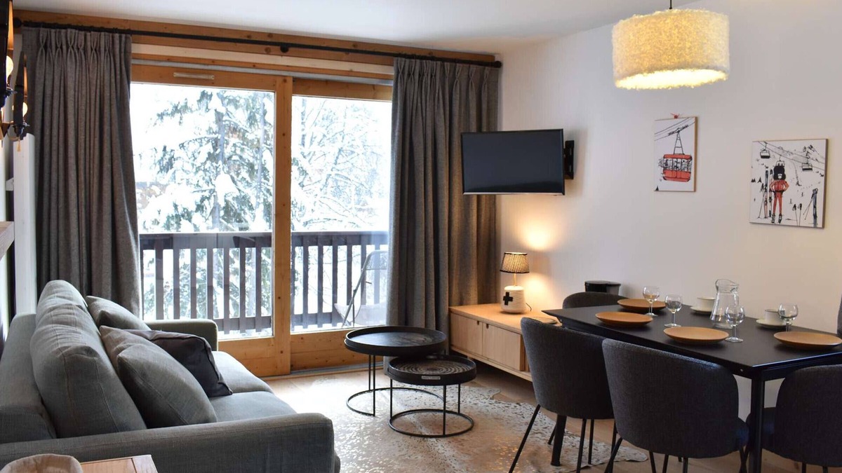 Meribel Centre Apartment | 3-Room Apartment for 6, Pool, Ski-In/Ski-Out, Mountain View – Meribel