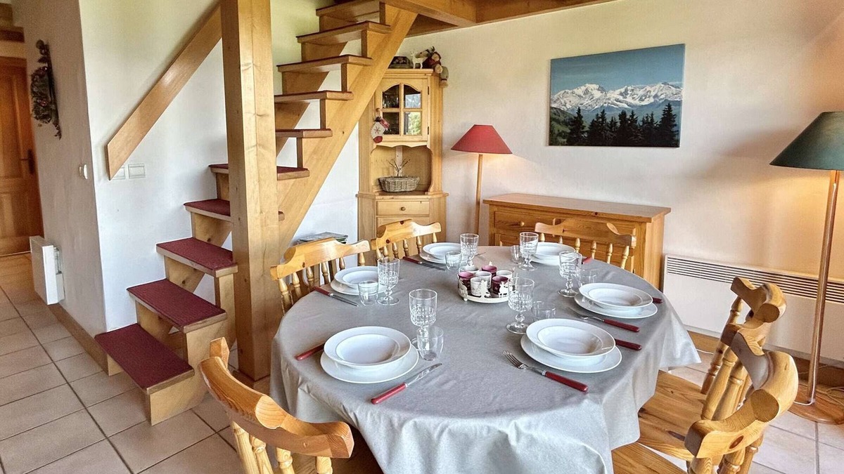 Combloux Apartment | 3-Room Apartment + Mezzanine, 7 Sleeps, 2 Balconies, Parking
