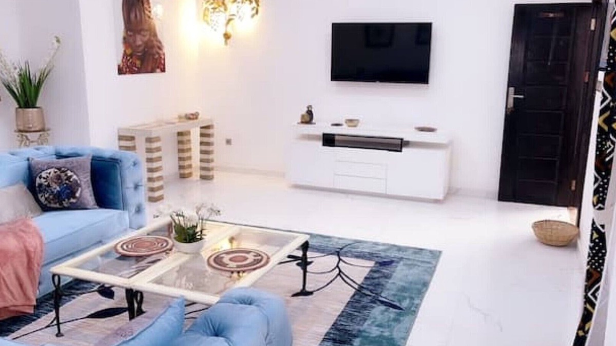 Lome Apartment | 3-room apartment near the center. Air-conditioned and free WLan
