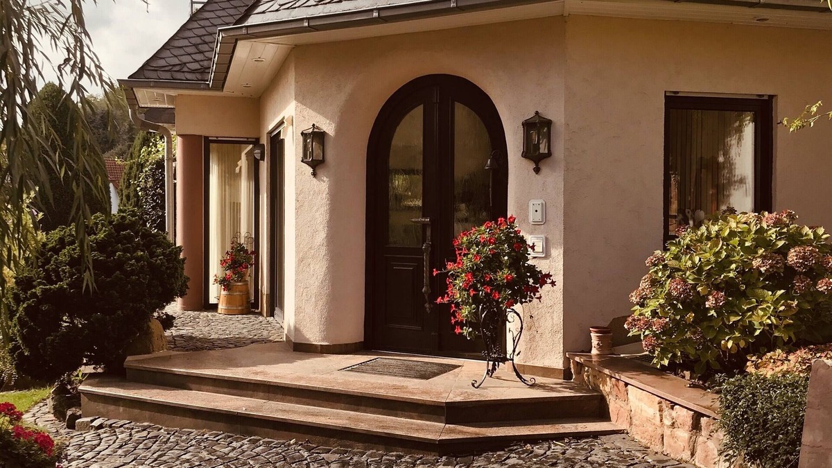 Ortenberg Apartment | 3-room apartment on the edge of the Vogelberg, quiet south-facing slope,