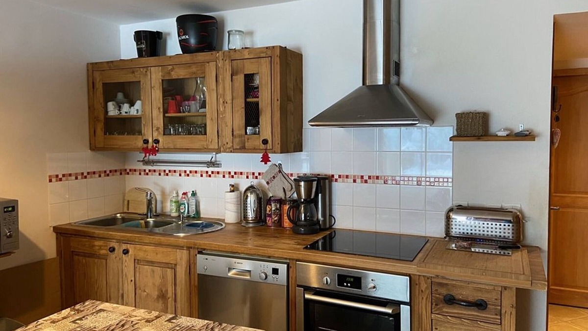 Cohennoz Apartment | 3-room apartment with pool and parking, up to 6 guests