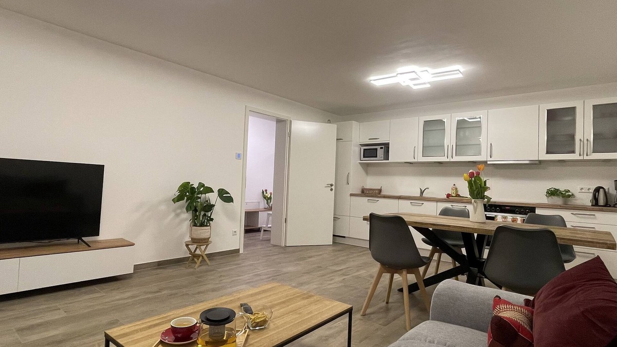 Badenweiler Apartment | 3-room apartment with 2 bedrooms and terrace, max. 5 persons