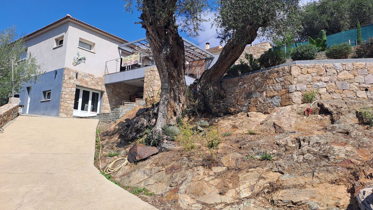 Casamozza Apartment | 3-room apartment with terrace Close to Balagne beaches and mountains.