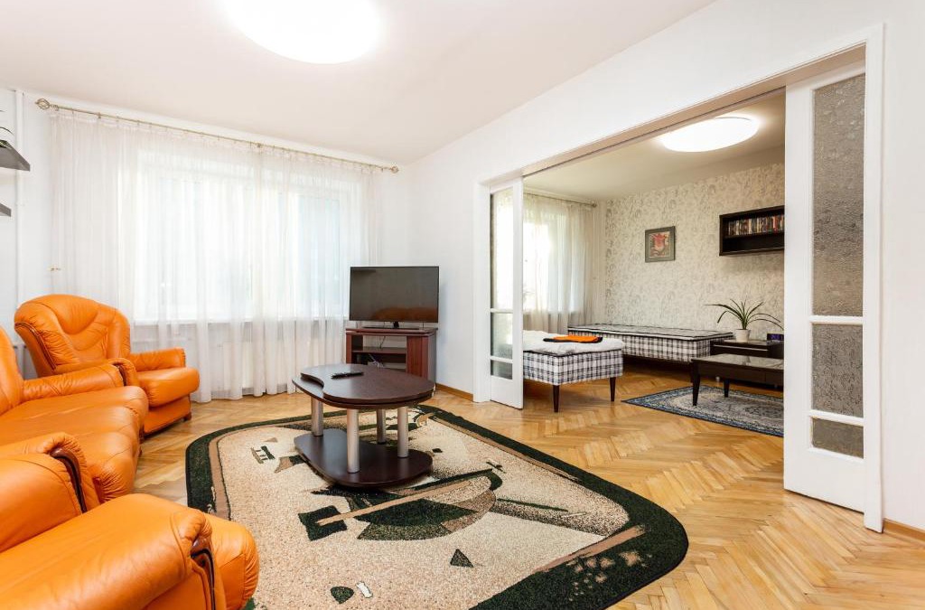 Tatari Apartment | 3 room central apartmend 90m2 parking for one car fifth floor and the building does not have an elevator