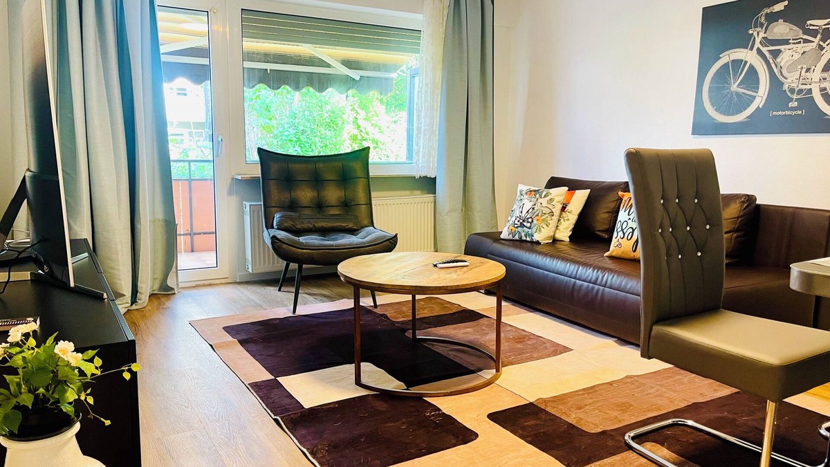 Leinfelden-Echterdingen Apartment | 3 Room Apartment close to Airport and Fair(Up to 6 Guests, Garage, WiFi)