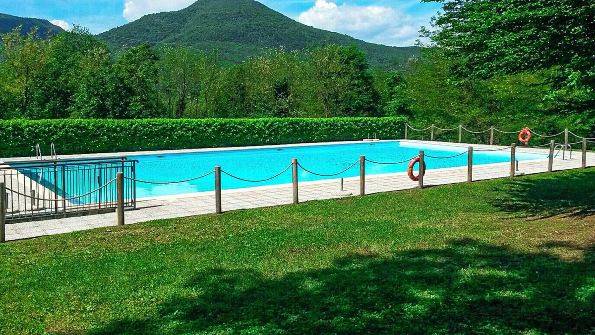 Montegrino Valtravaglia Apartment | 3-room apartment in a neat residence with pool and tennis court