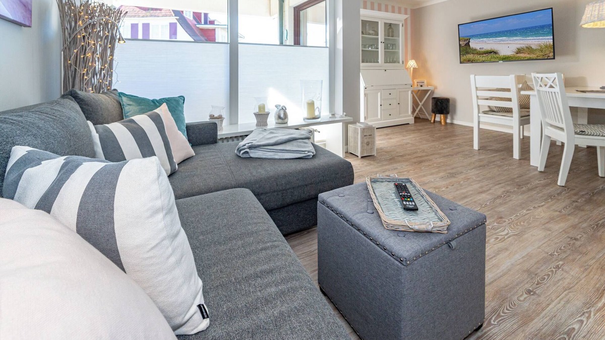 Wenningstedt-Braderup Apartment | 3-room vacation apartment with terrace - only 150 meters to the beach.