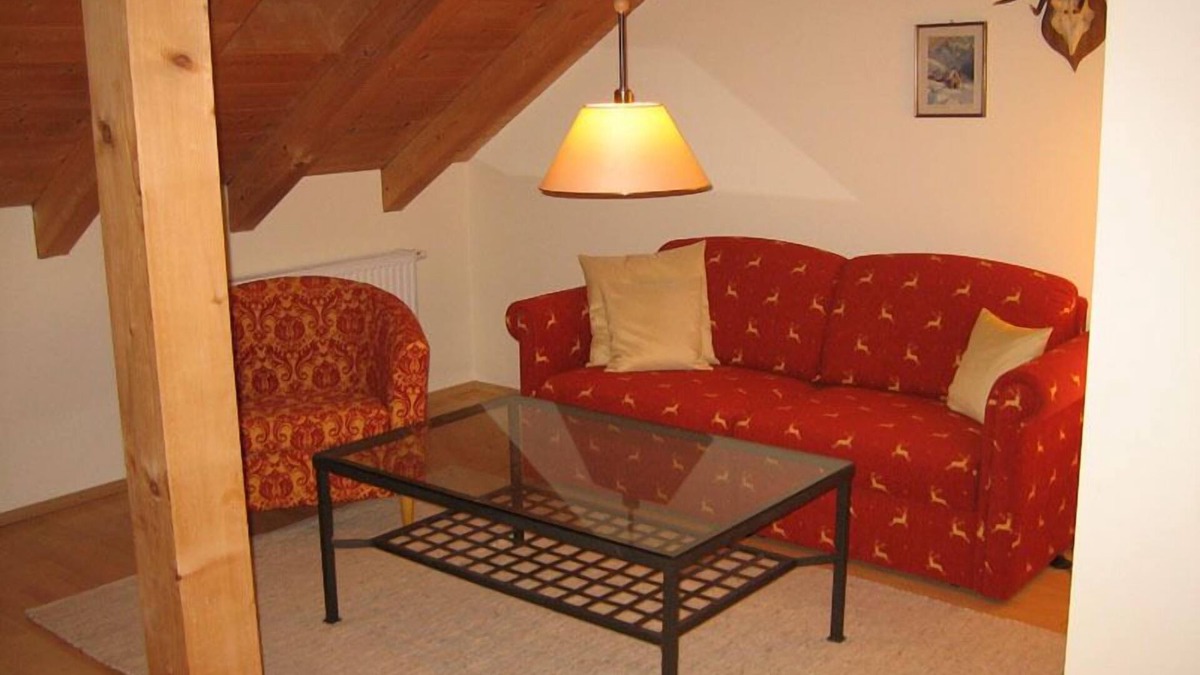 Oberaudorf Apartment | 3-room vacation apartment, 65 sqm on the 2nd floor with two bedrooms and balcony