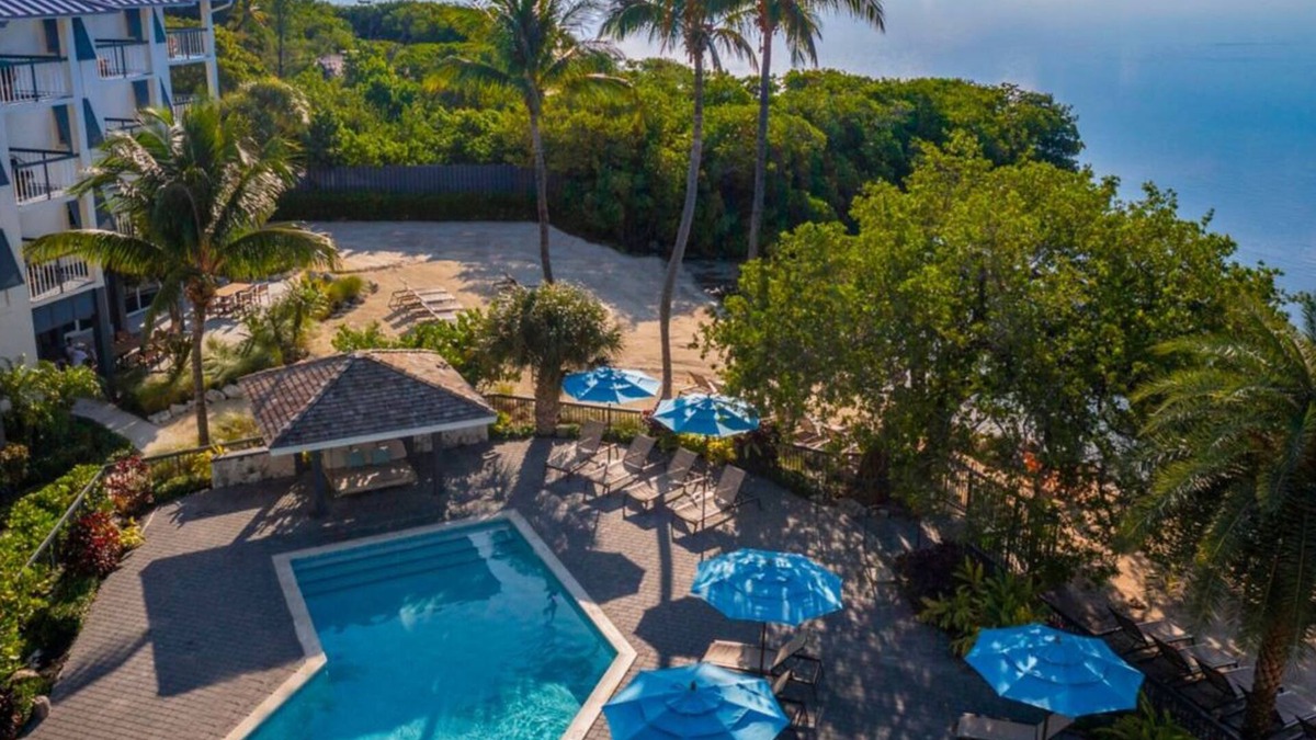 Islamorada Hotel | 3 Rooms w/Queen Beds, Balcony, 3 Outdoor Pools, Free Parking & Pet Friendly