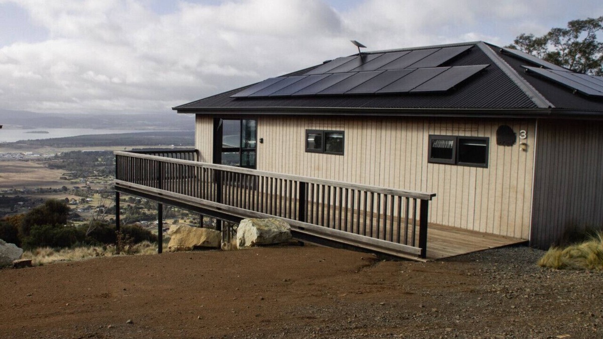 Mount Rumney House | 3 Seaviews Wombat Mt Rumney Escapes