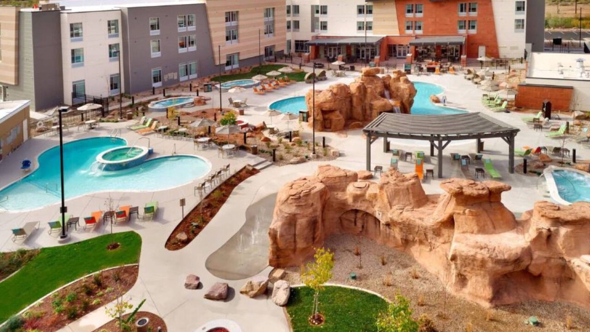 Moab Hotel | 3 Spacious Suites with Red Rock Views, Pool & Moab’s Best Attractions Nearby
