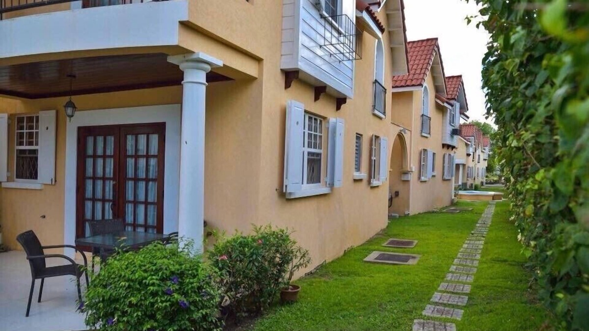 Blue Waters Condo | #3 SPRINGCOURT Beautiful, Spacious and Peaceful. Sleeps 4 Adults & 2 kids