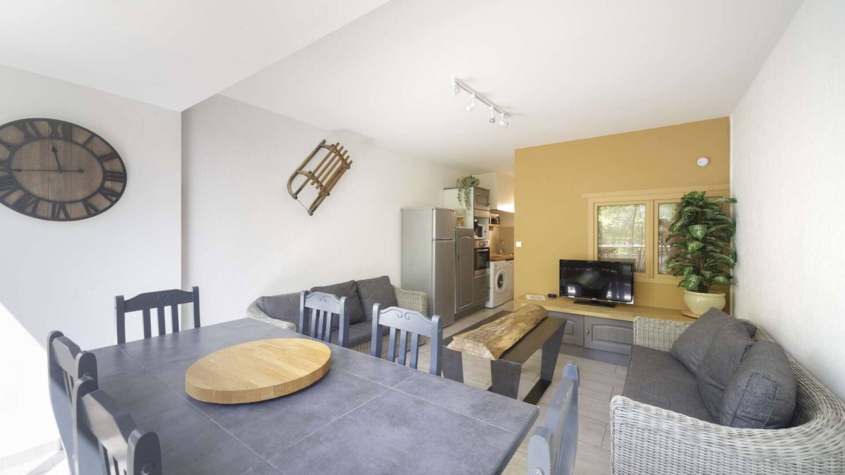 Eaux-Bonnes Apartment | 3-star apartment for 6 with ski locker in Gourette