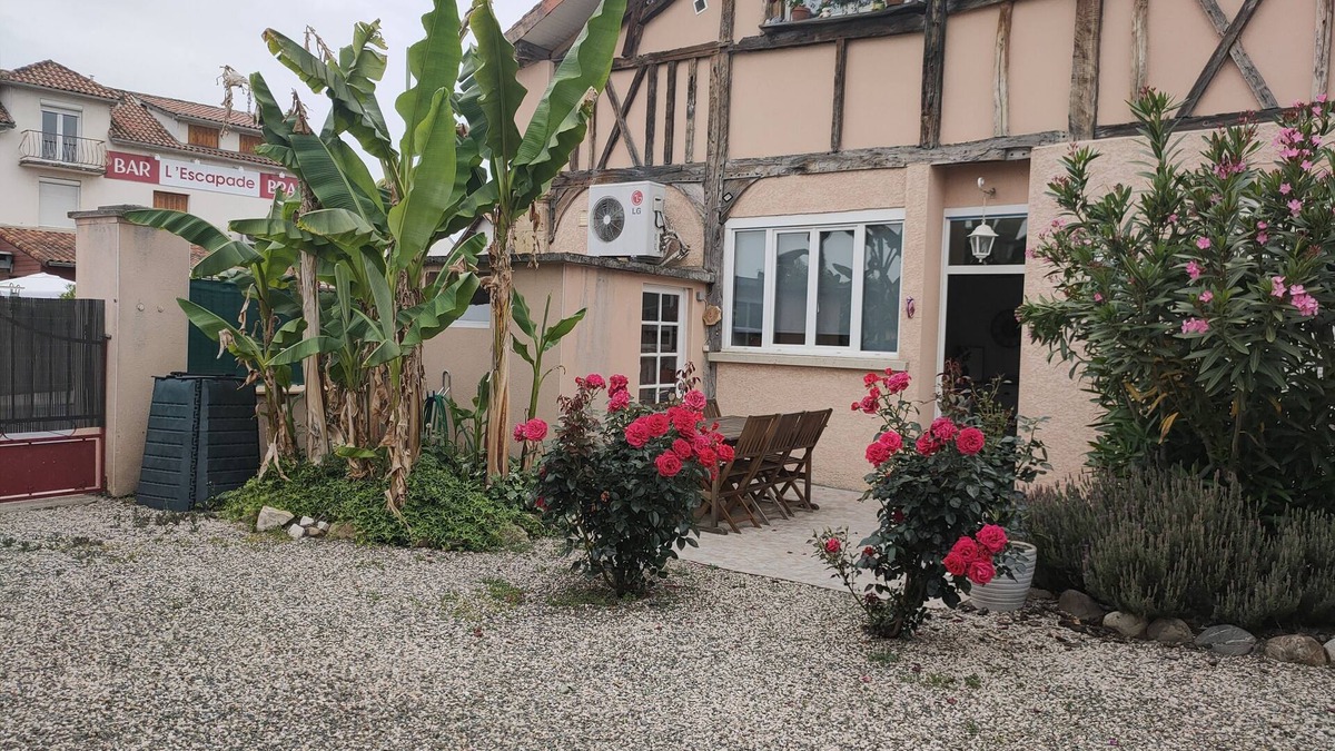 Villecomtal-sur-Arros Apartment | 3-star "Aux Gites de France" gîte in the Gers department