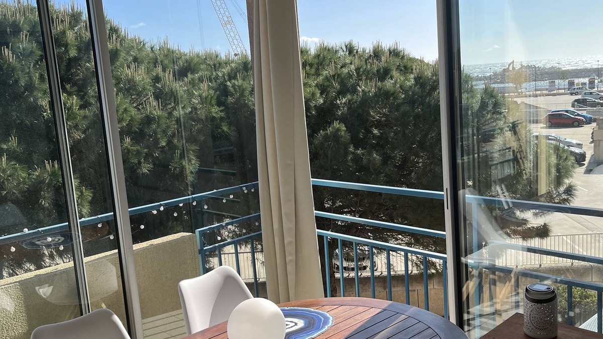 Plage d'Argeles Apartment | 3-star-rated 2-bedroom apartment with loggia in Argelès harbor