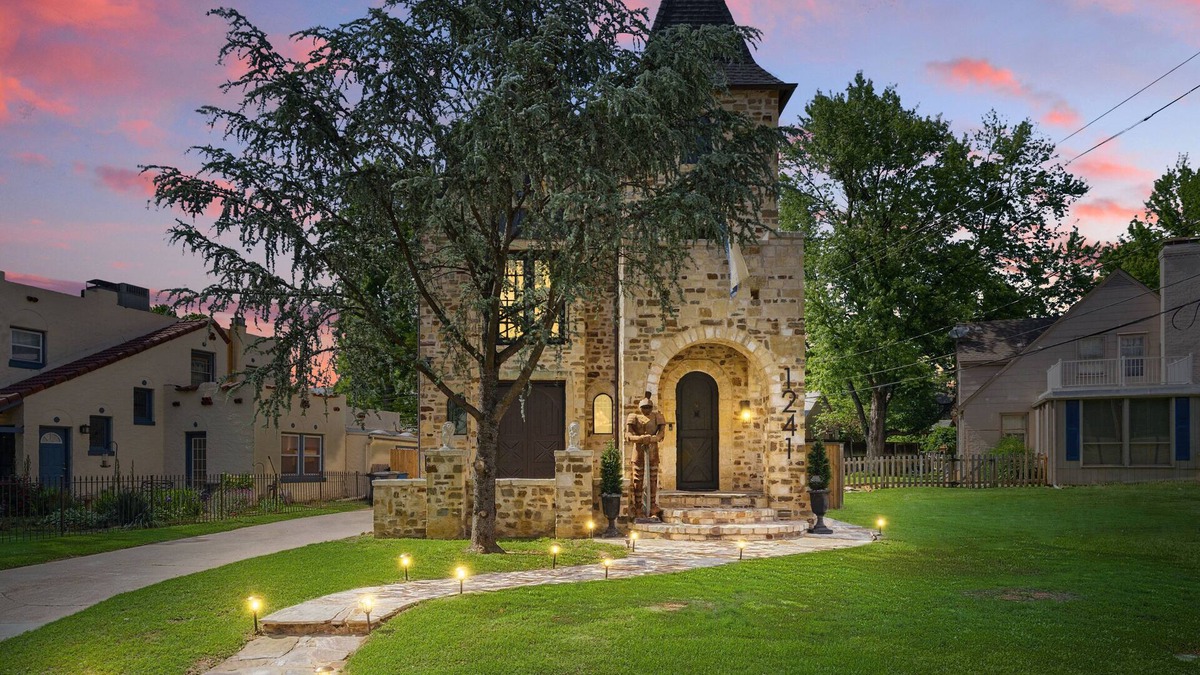 Maple Ridge Other | 3 Story Castle Brookside Tulsa with Hot Tub/Mini Golf