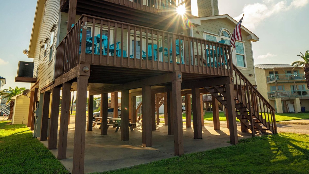 Port O Connor House | 3-story private home with beach front view and access.
