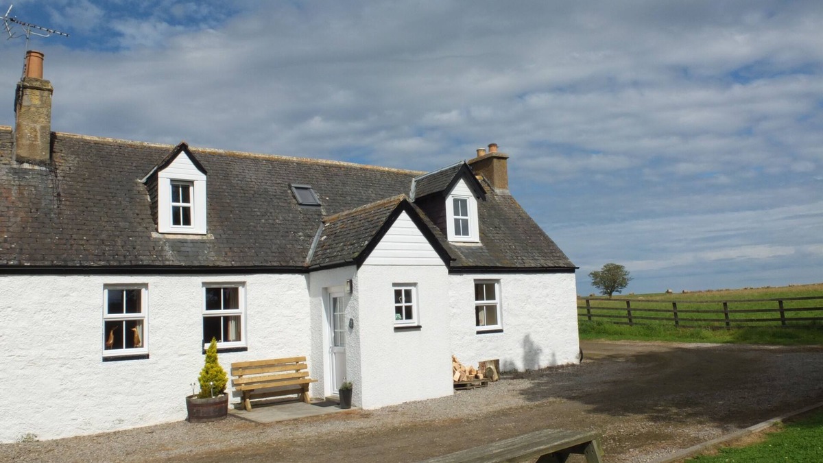 Portmahomack Cottage | 3 Tarrel Farm Cottages, Nr Portmahomack