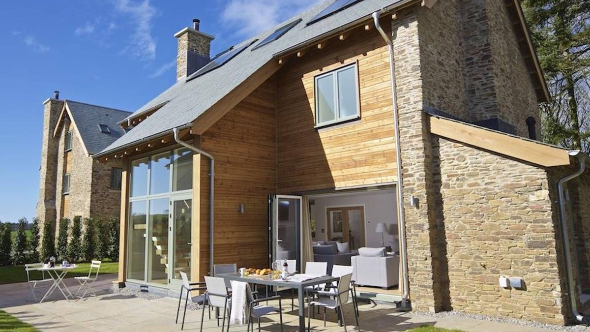 Bugford Cottage | 3 THE DRIVE, HILLFIELD VILLAGE, family friendly in Dartmouth