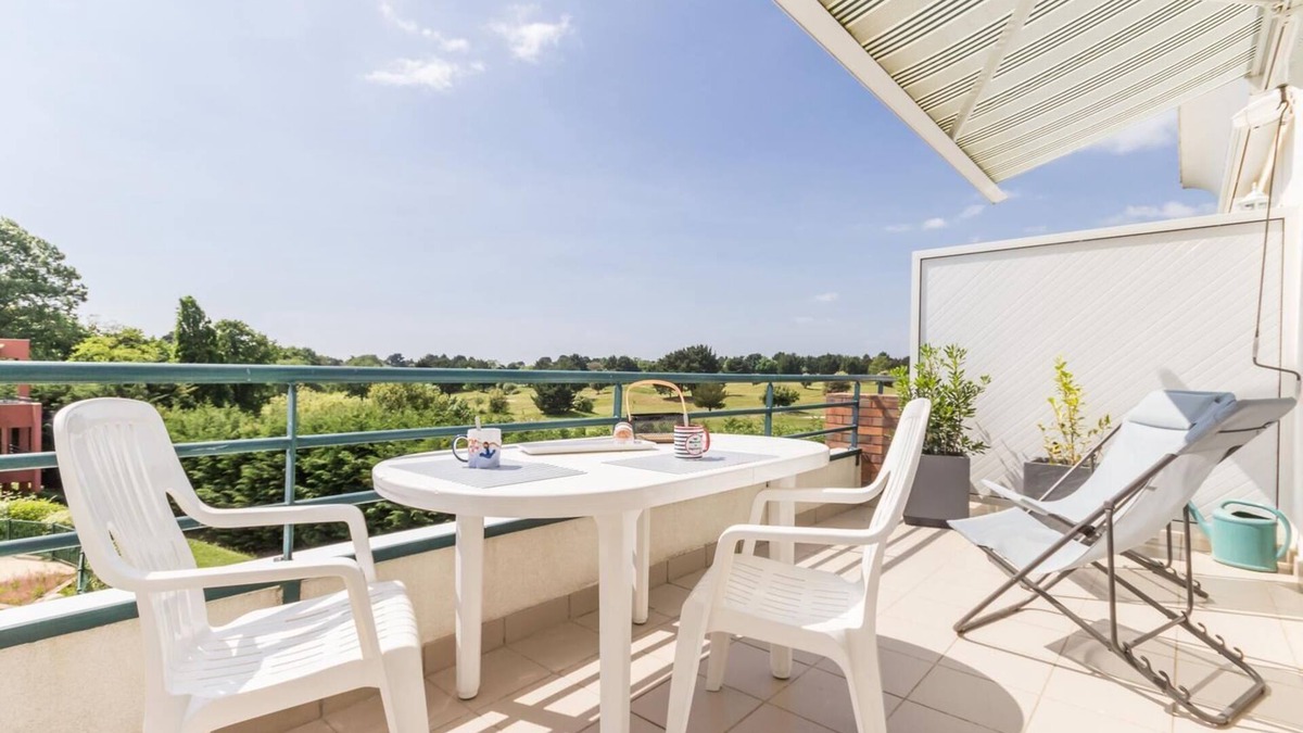 Pornic Apartment | 3* Walking distance: 5 minutes from the golf course, sea and shops. Everything can be done on foot