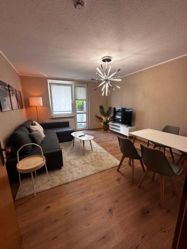 Hennickendorf Apartment | 3-Zimmer Ferienunterkunft inkl Parkplatz und Balkon, mit Nähe zum See