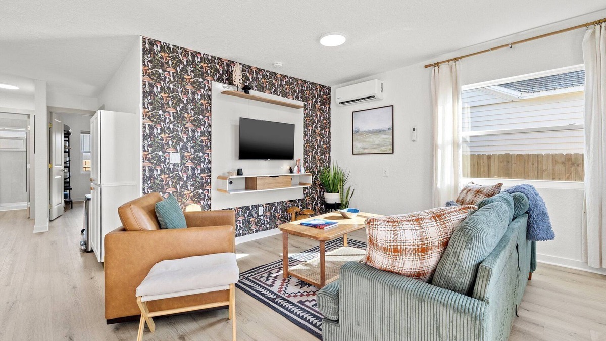 Bartlett Park House | 30+Day Fully Furnished Rental Getaway in Old Southeast St. Petersburg, FL