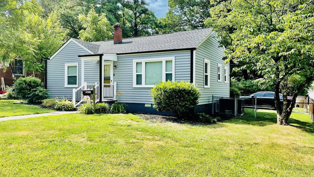 Greensboro House | 30-day min. stay - Convenient to G'boro Coliseum , Aquatic Center, NCAT & UNCG