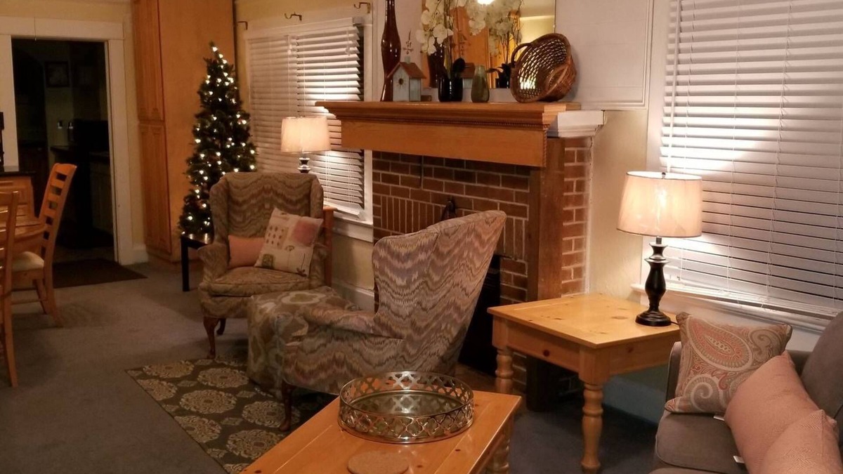 Downtown Klamath Falls House | 30+Day❤️of Downtown | SmartHouse | 4KTV | King, 2 Queens, Double + Twin | BBQ, P