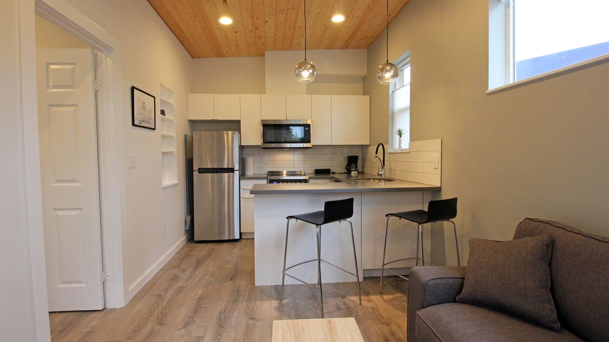 Rose City Park House | 30+Day Rental -Pet Friendly! Private Guesthouse.
