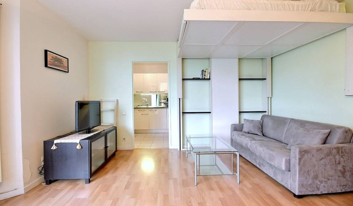Suresnes Apartment | 30 m² Apartment ∙ 2 guests