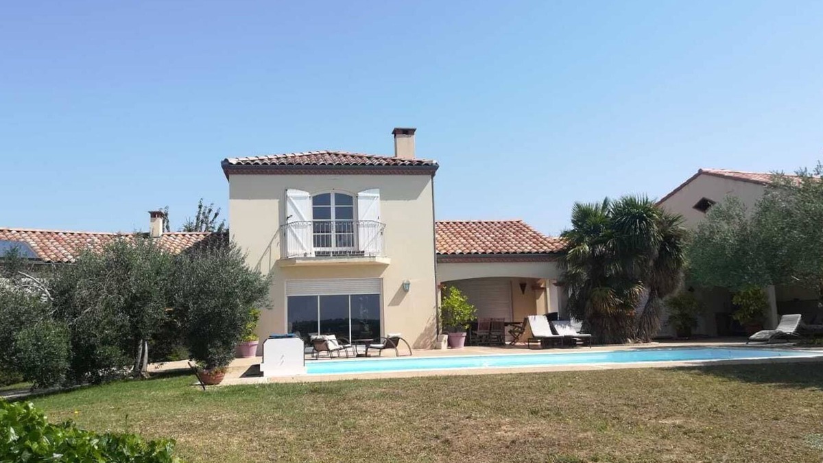 Mervilla Bed & Breakfast | 30 m2 guest room with private bathroom and breakfast included.