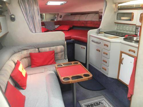 Antibes City Centre Boat Rental | 30 m² Houseboat ∙ 2 bedrooms ∙ 4 guests