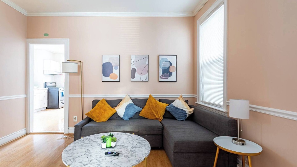 Hackensack River Waterfront Bed & Breakfast | 30-Min to NYC: 2BR Apt, Pets Welcome