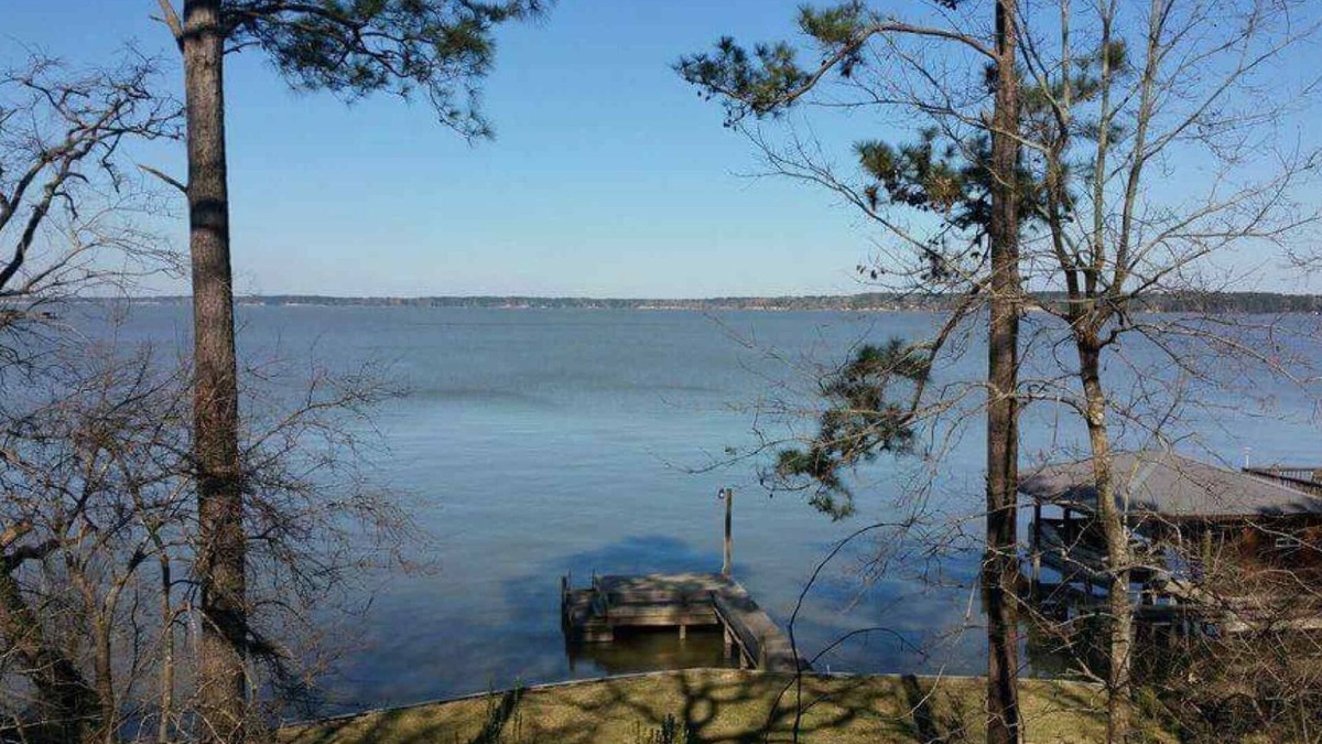 West Livingston House | 30 minute drive to Naskila Casino in Livingston Texas