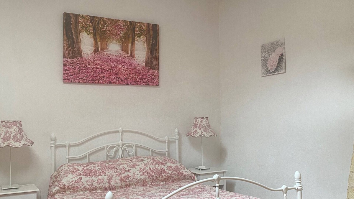 Rom House | 30 minutes from Futuroscope, lovely fully-equipped country gîte.