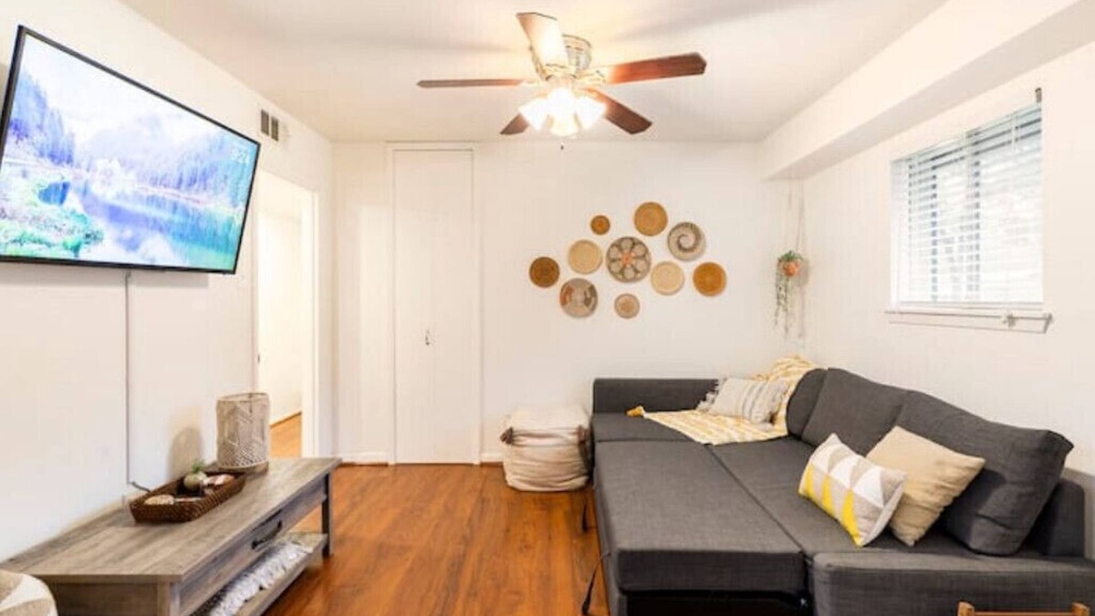 West Arlington House | 30+ Night House in Arlington, TX BIG yard!