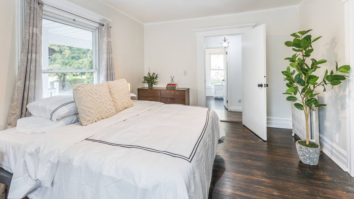 Montclair House | 30+ Night Rental in Montclair! Great kitchen, close to NYC bus