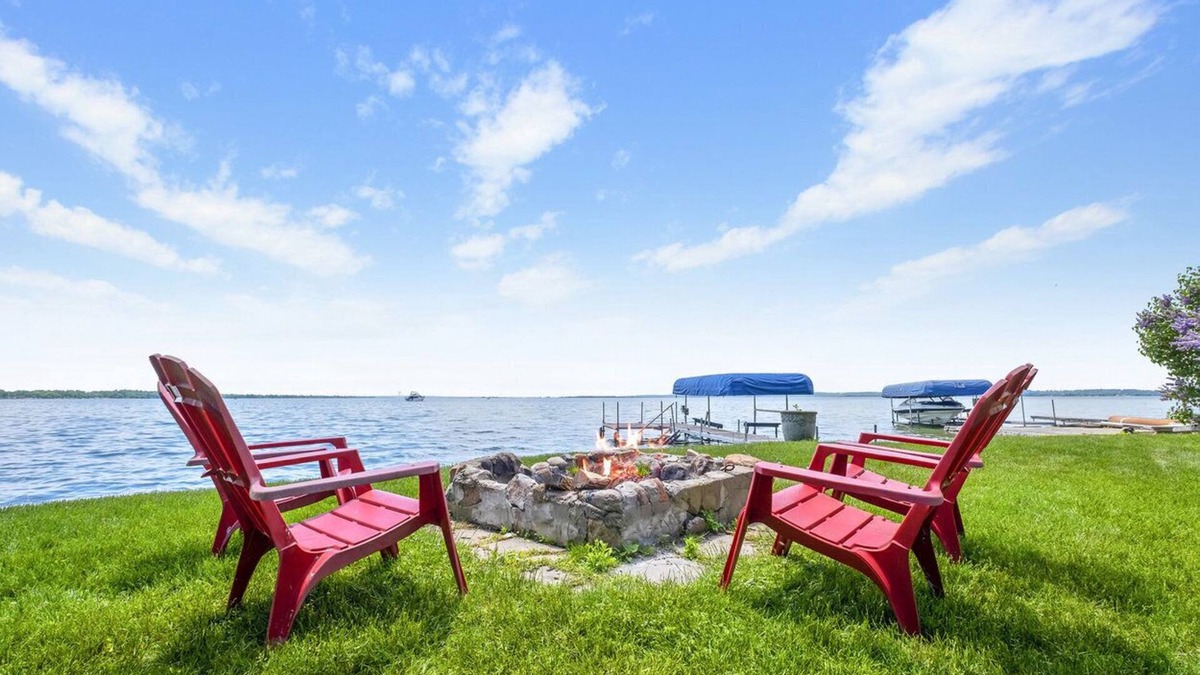 Keswick Cottage | 30 Night Rental - Quaint Country Charm 45 Minutes from Toronto