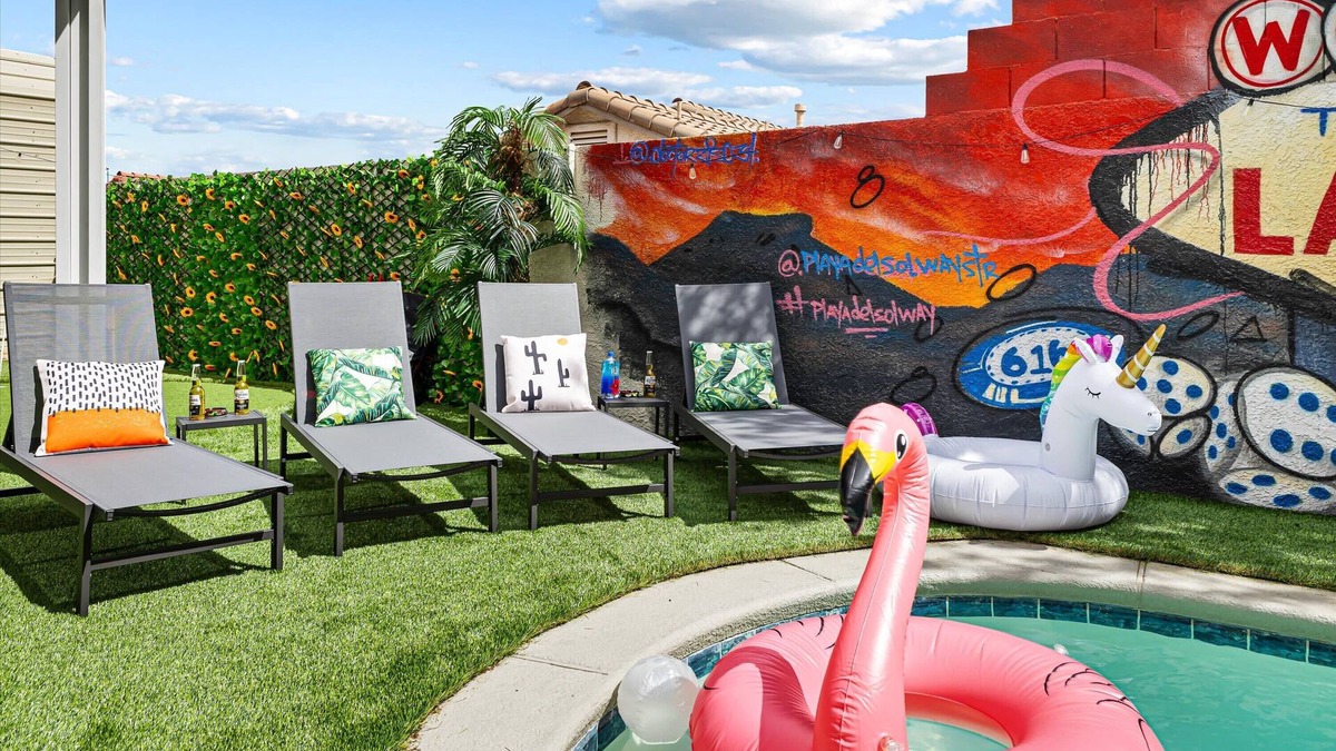 River Mountain House | 30% Off! Luxury Haven w/Heated Pool & Spa! Pets OK