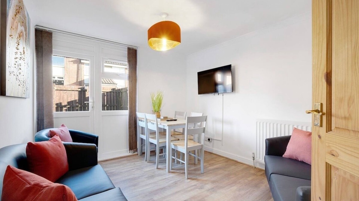 Peterlee House | 30 Stafford Place, Peterlee