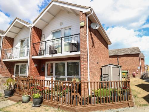 Corton House | 30 The Waterside Holiday Park