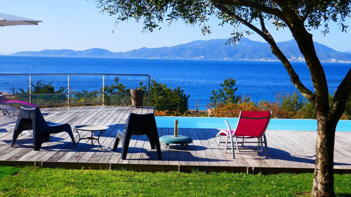 Portigliolo House | 300 m from the beach, Magnificent Villa with pool and sea view