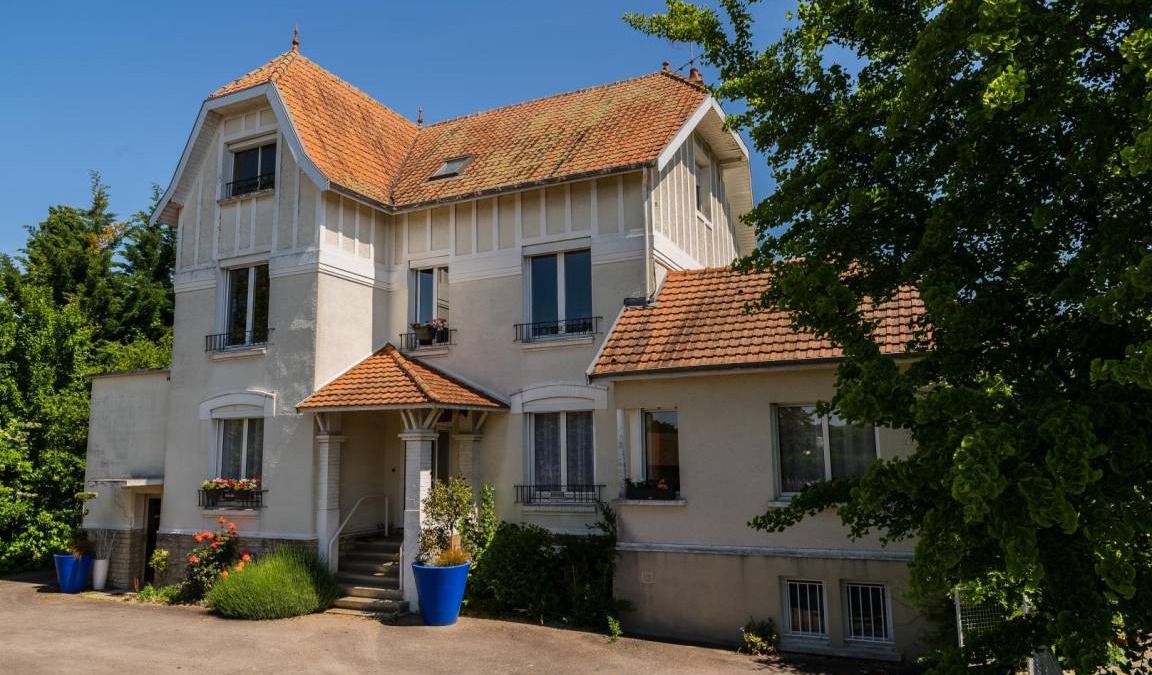 Lusigny-sur-Barse House | 300 m² Chambre d'Hôtes ∙ 1 bedroom ∙ 5 guests