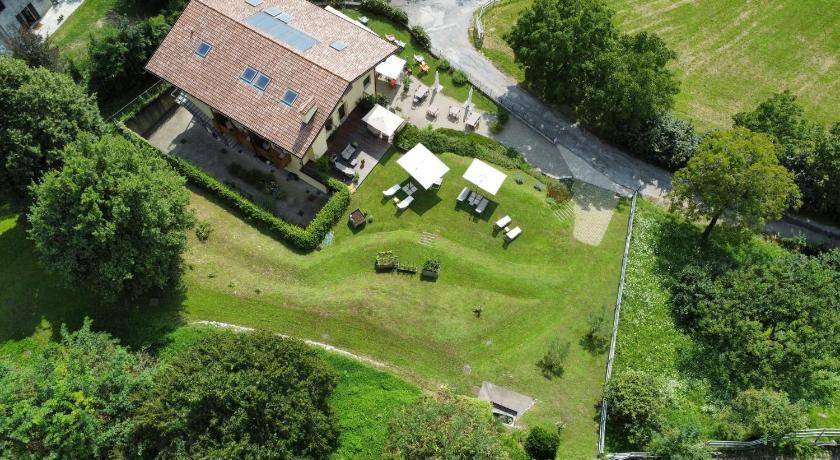 Lecco House | 300 m² Farmhouse ∙ 5 bedrooms ∙ 14 guests