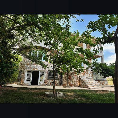 Marathon House | 300 m² House ∙ 3 bedrooms ∙ 6 guests