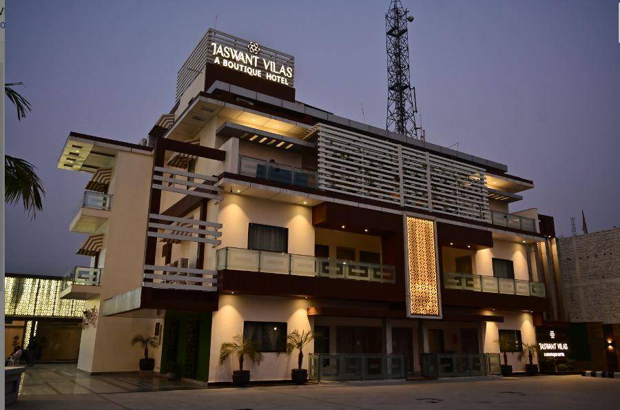 Allahabad Hotel | 300 m² Hotel ∙ 4 guests