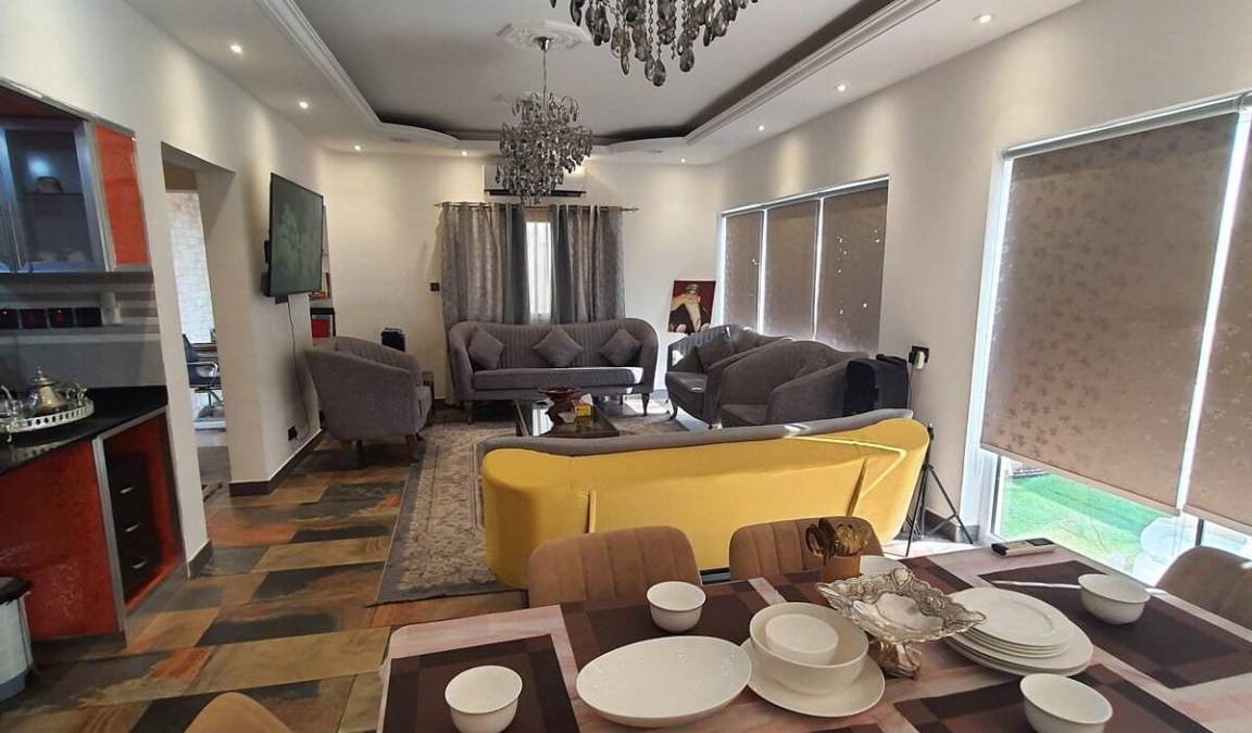 Al Khuwair House | 300 m² House ∙ 3 bedrooms ∙ 12 guests