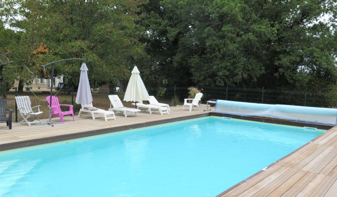 Bonneville-et-St-Avit-de-Fumadieres House | 300 m² House ∙ 1 bedroom ∙ 12 guests